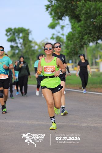Race photo from Arutmin Borneo Run 2024