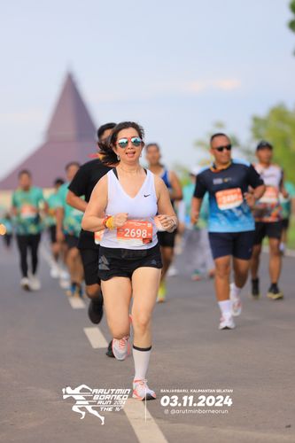 Race photo from Arutmin Borneo Run 2024