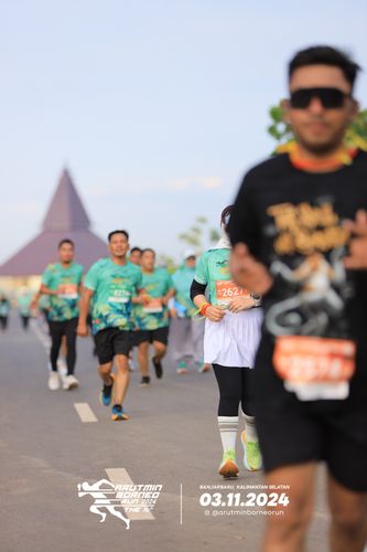 Race photo from Arutmin Borneo Run 2024