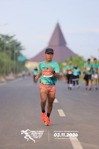 Race photo from Arutmin Borneo Run 2024