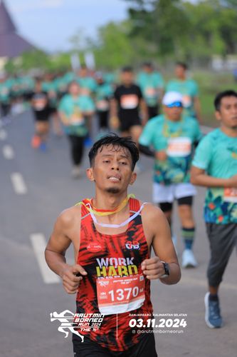 Race photo from Arutmin Borneo Run 2024