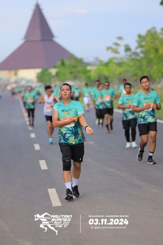 Race photo from Arutmin Borneo Run 2024