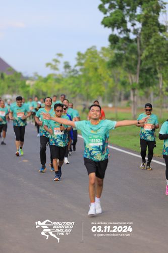 Race photo from Arutmin Borneo Run 2024