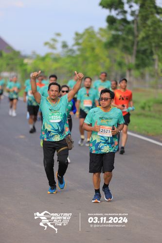 Race photo from Arutmin Borneo Run 2024