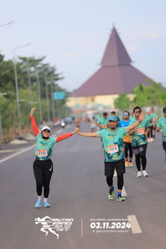 Race photo from Arutmin Borneo Run 2024