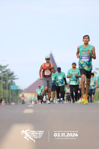 Race photo from Arutmin Borneo Run 2024
