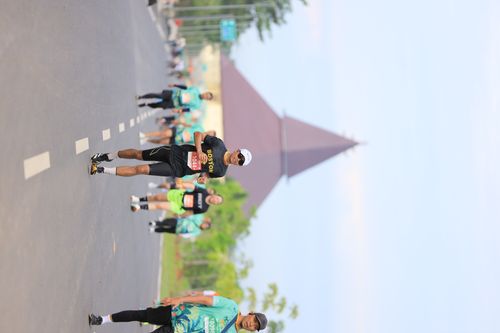 Race photo from Arutmin Borneo Run 2024