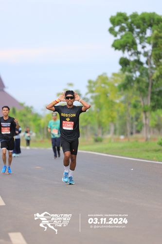 Race photo from Arutmin Borneo Run 2024