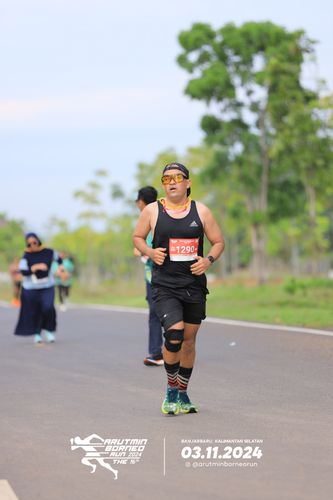 Race photo from Arutmin Borneo Run 2024