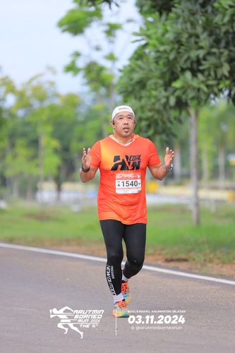 Race photo from Arutmin Borneo Run 2024