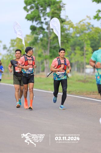 Race photo from Arutmin Borneo Run 2024