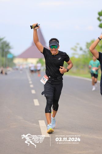 Race photo from Arutmin Borneo Run 2024