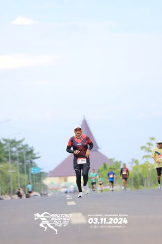 Race photo from Arutmin Borneo Run 2024