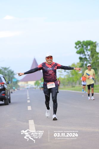 Race photo from Arutmin Borneo Run 2024