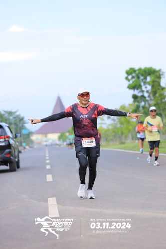 Race photo from Arutmin Borneo Run 2024