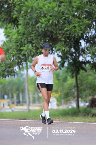 Race photo from Arutmin Borneo Run 2024