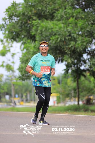 Race photo from Arutmin Borneo Run 2024