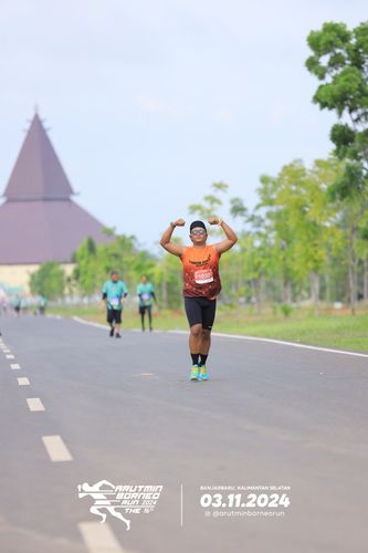 Race photo from Arutmin Borneo Run 2024