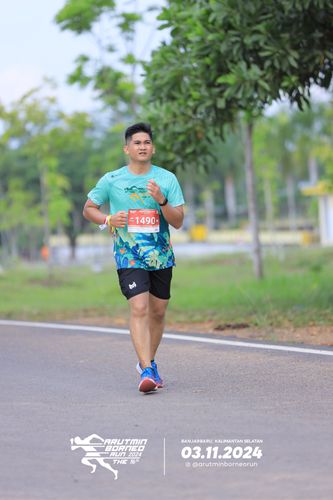 Race photo from Arutmin Borneo Run 2024