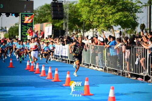 Race photo from PIK NITE RUN 2025