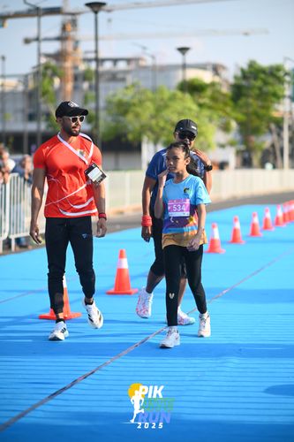 Race photo from PIK NITE RUN 2025