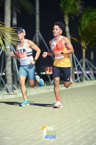 Race photo from PIK NITE RUN 2025