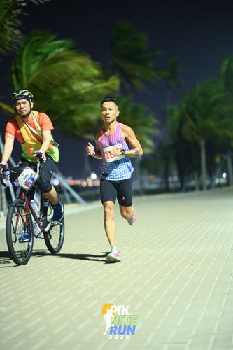 Race photo from PIK NITE RUN 2025