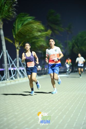 Race photo from PIK NITE RUN 2025