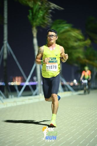 Race photo from PIK NITE RUN 2025