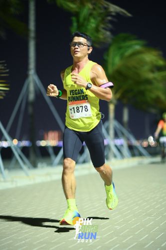 Race photo from PIK NITE RUN 2025