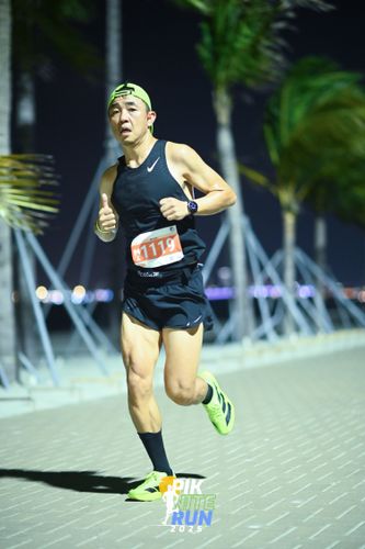 Race photo from PIK NITE RUN 2025