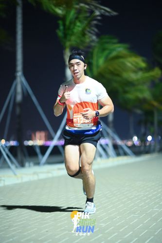Race photo from PIK NITE RUN 2025