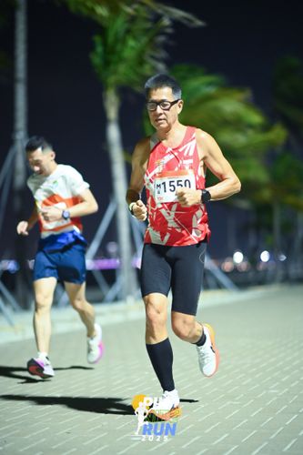 Race photo from PIK NITE RUN 2025