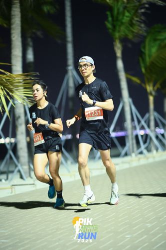 Race photo from PIK NITE RUN 2025