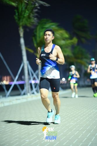 Race photo from PIK NITE RUN 2025
