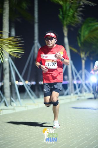 Race photo from PIK NITE RUN 2025