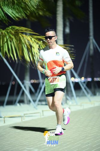 Race photo from PIK NITE RUN 2025