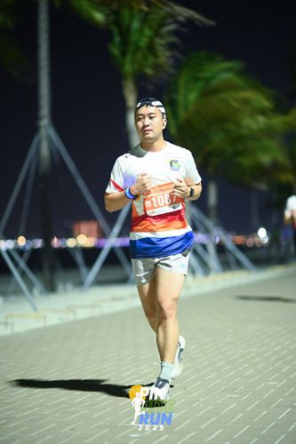 Race photo from PIK NITE RUN 2025