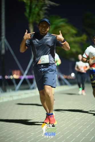 Race photo from PIK NITE RUN 2025