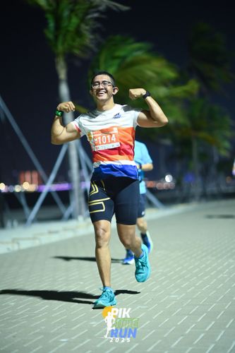 Race photo from PIK NITE RUN 2025