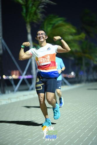 Race photo from PIK NITE RUN 2025