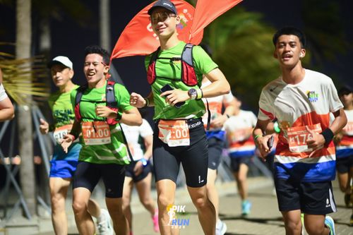 Race photo from PIK NITE RUN 2025