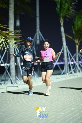 Race photo from PIK NITE RUN 2025