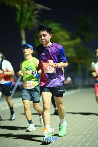 Race photo from PIK NITE RUN 2025