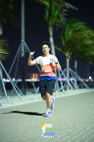 Race photo from PIK NITE RUN 2025