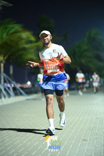Race photo from PIK NITE RUN 2025