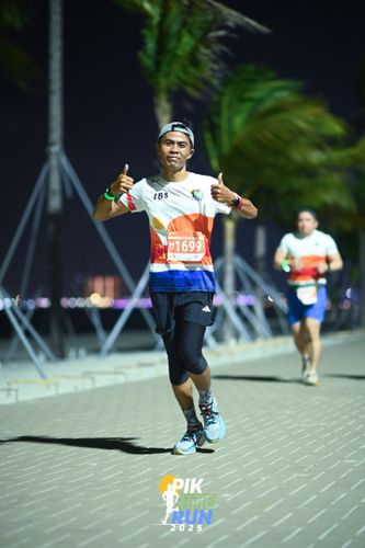 Race photo from PIK NITE RUN 2025