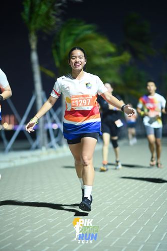 Race photo from PIK NITE RUN 2025