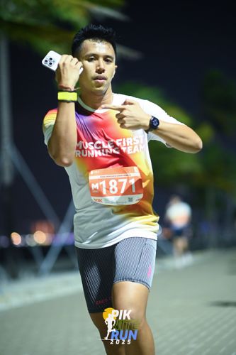 Race photo from PIK NITE RUN 2025