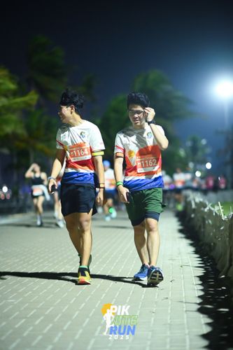Race photo from PIK NITE RUN 2025